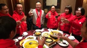 一入雨晴情深似海，历经磨难筑就高台——喜迎元旦，雨晴组织聚餐活动